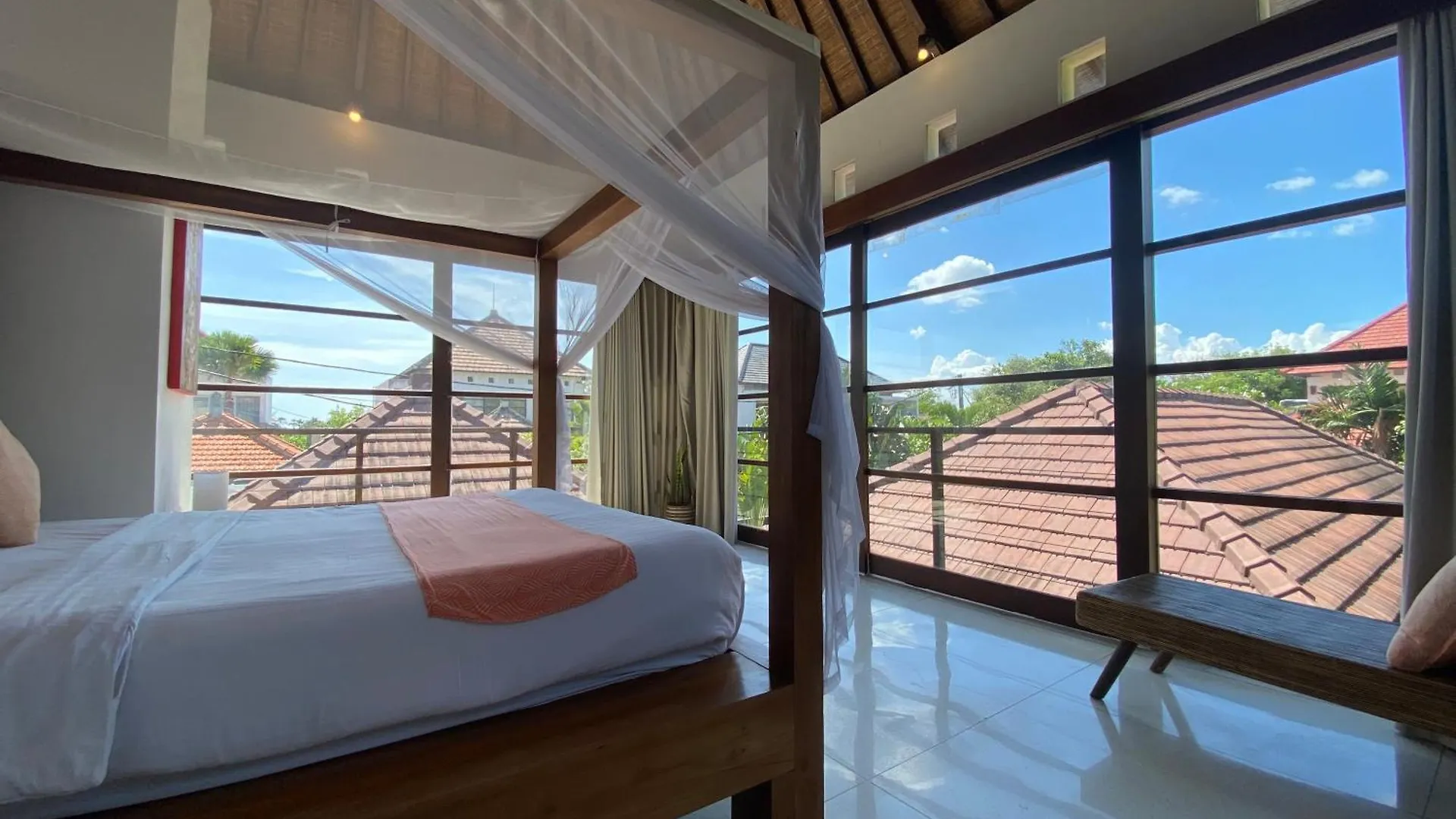 Spacious Villa In Petitenget Top Location スミニャック インドネシア