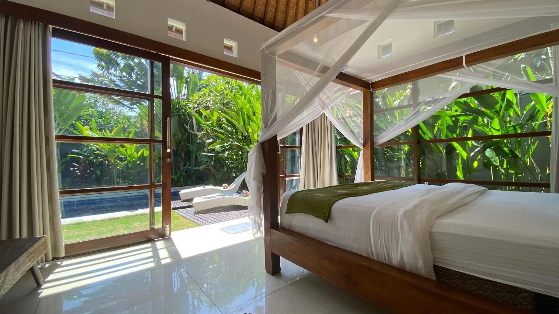 Spacious Villa In Petitenget Top Location スミニャック 0*,