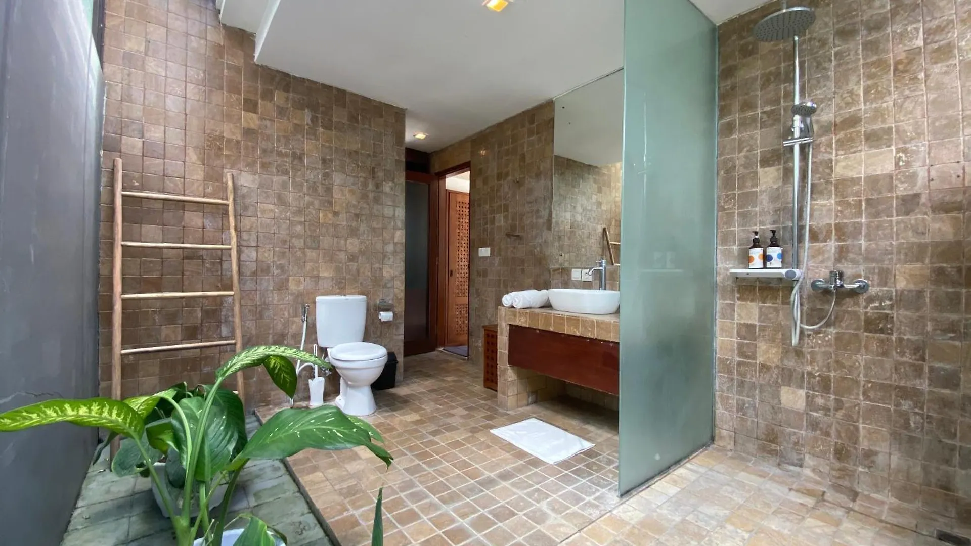 Spacious Villa In Petitenget Top Location Seminyak